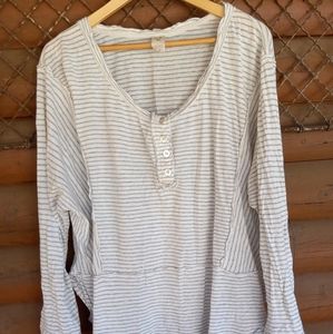 We the Free top size medium